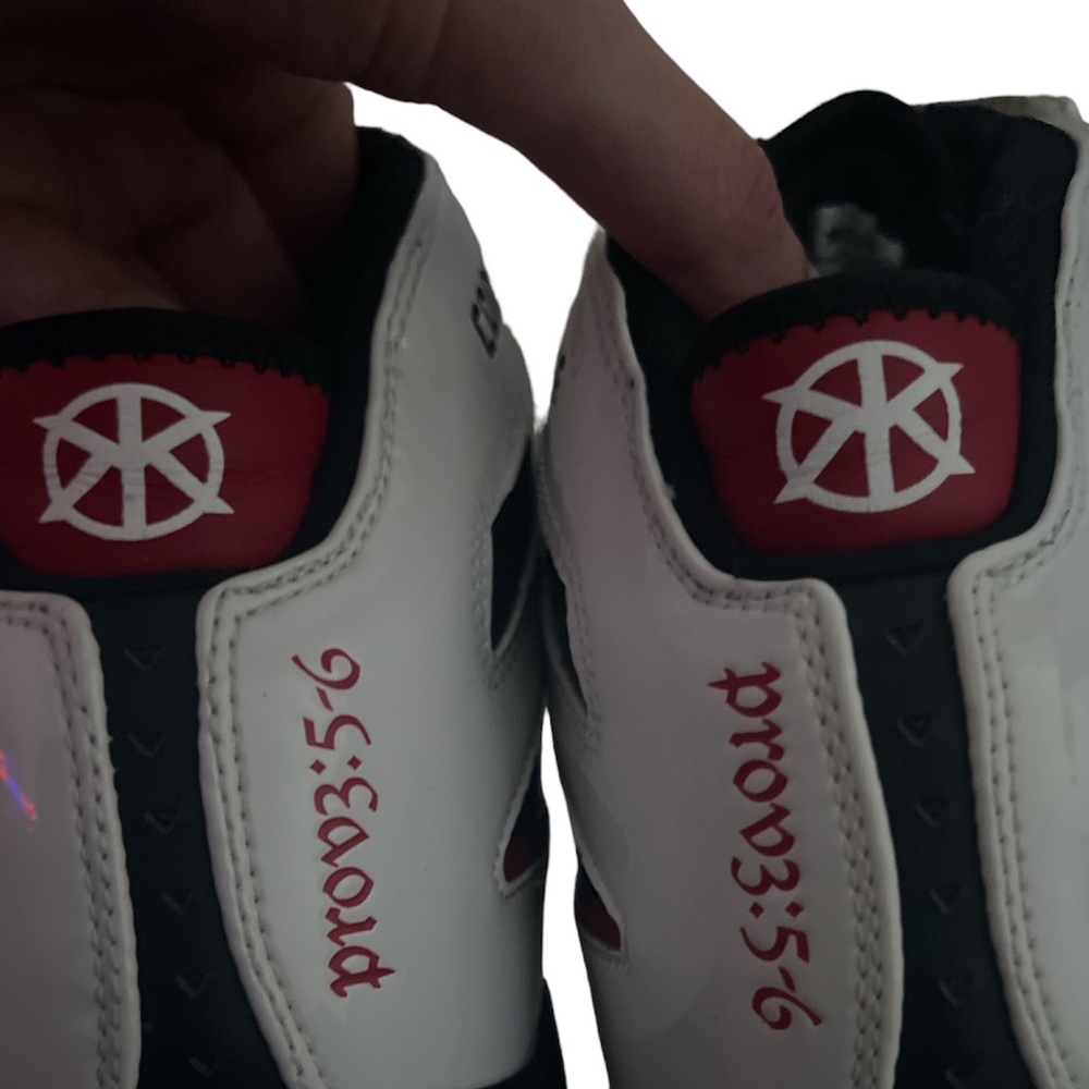 Men’s Converse Hops Kyle Korver PE Basketball Shoes - Picture 5 of 8